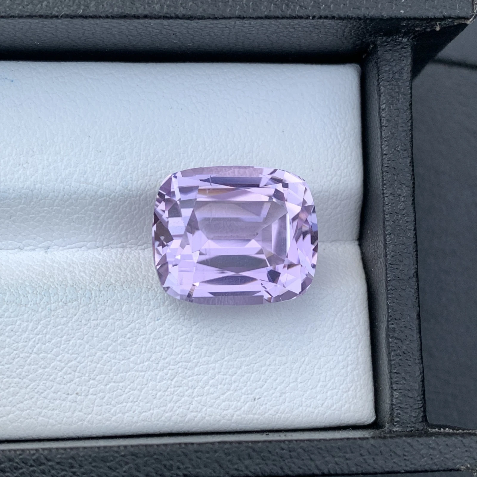 Natural Pink Kunzite 14.70 Carat Faceted Cushion Shape Loose Gemstone For Jewelry — view 4